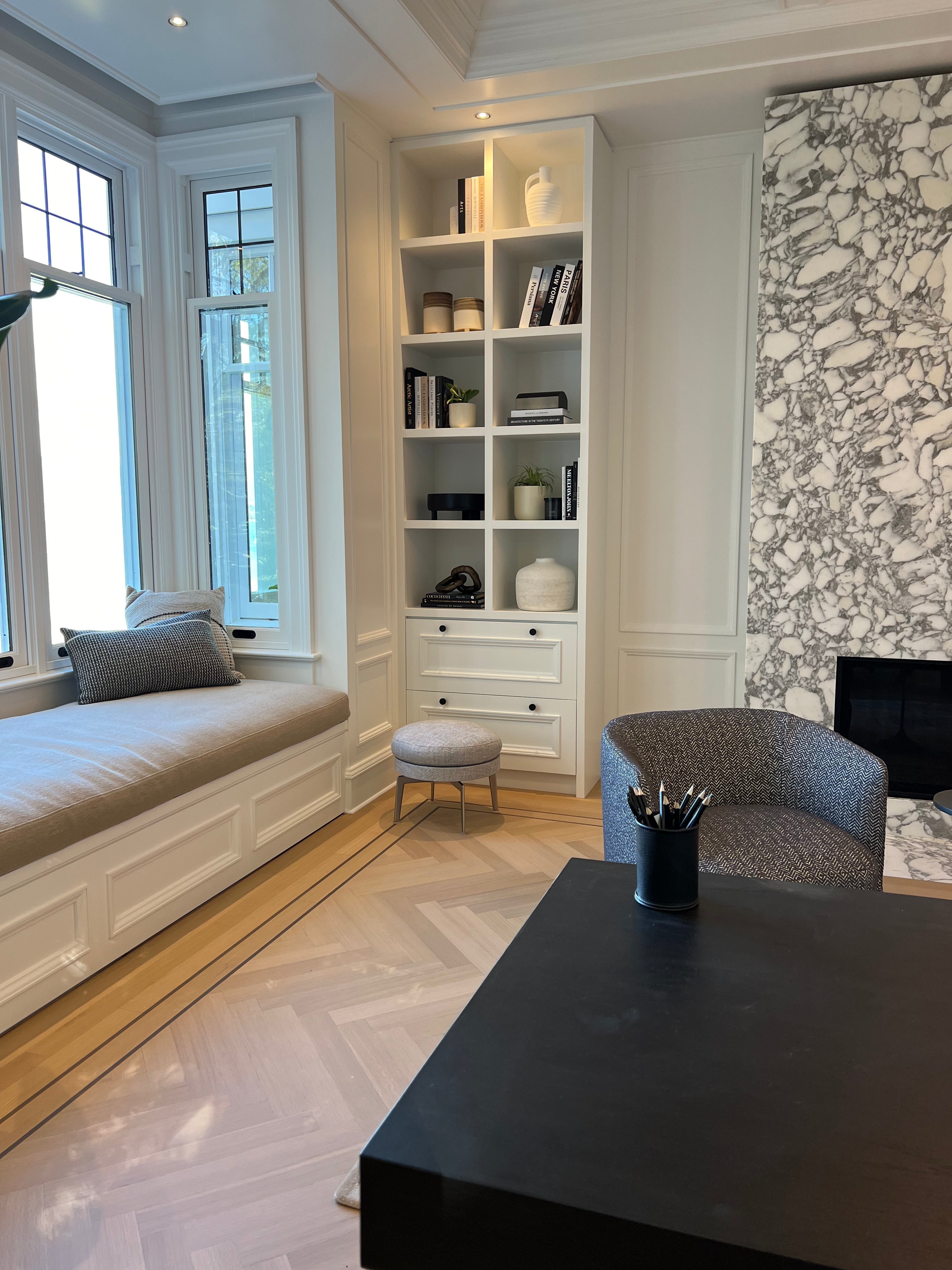 How to Style Your Bookshelf Like a Designer