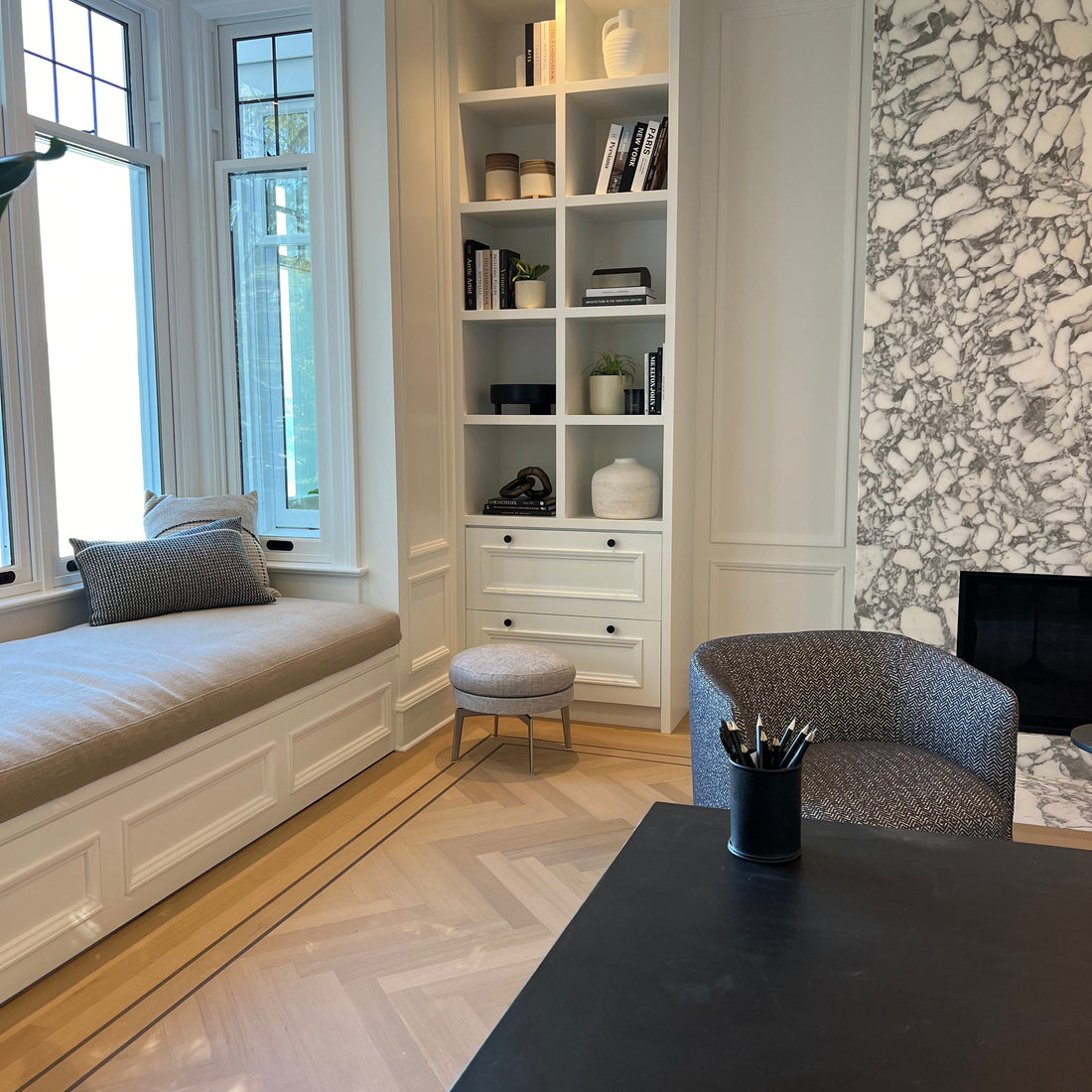 How to Style Your Bookshelf Like a Designer