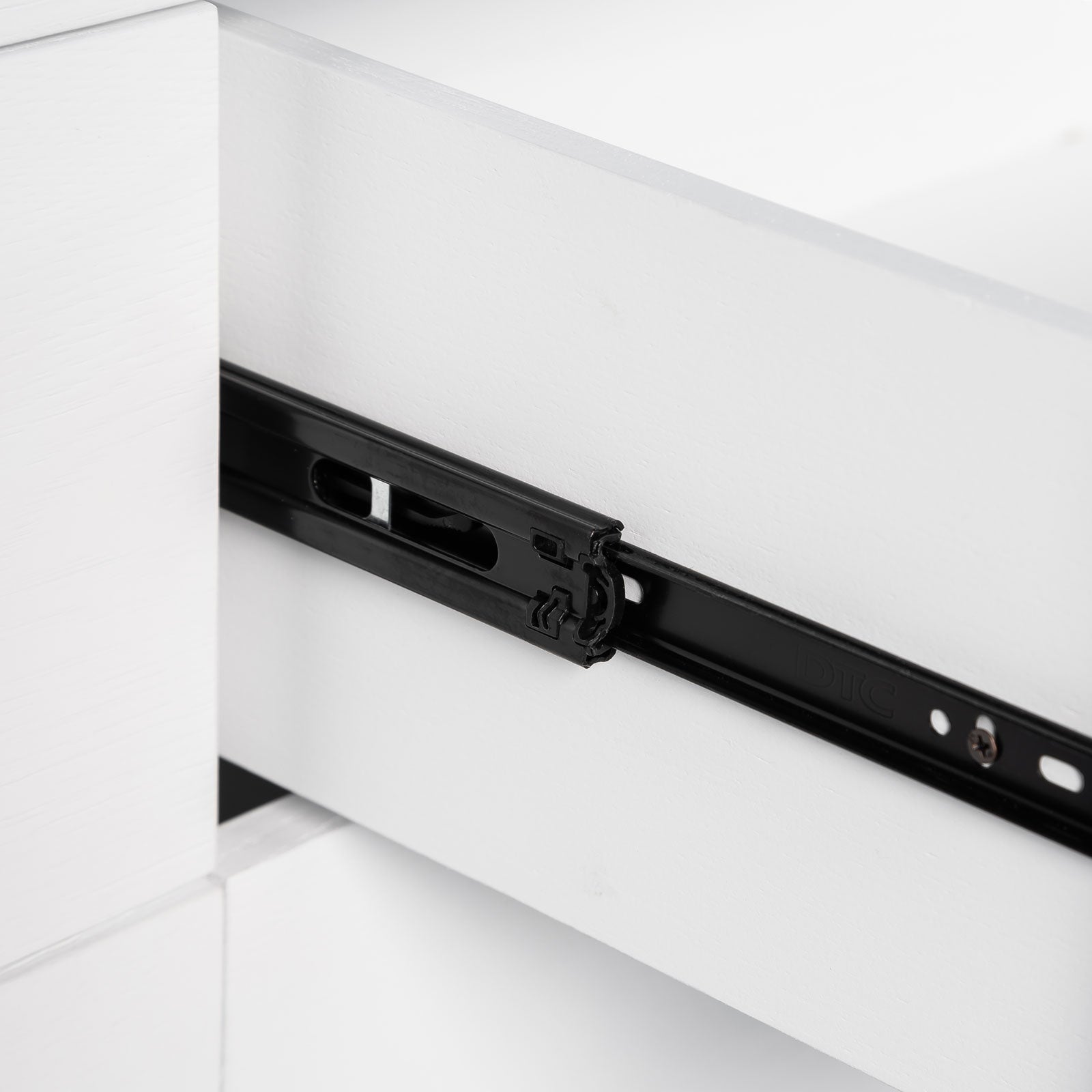 Hara 9 Drawer Dresser - White