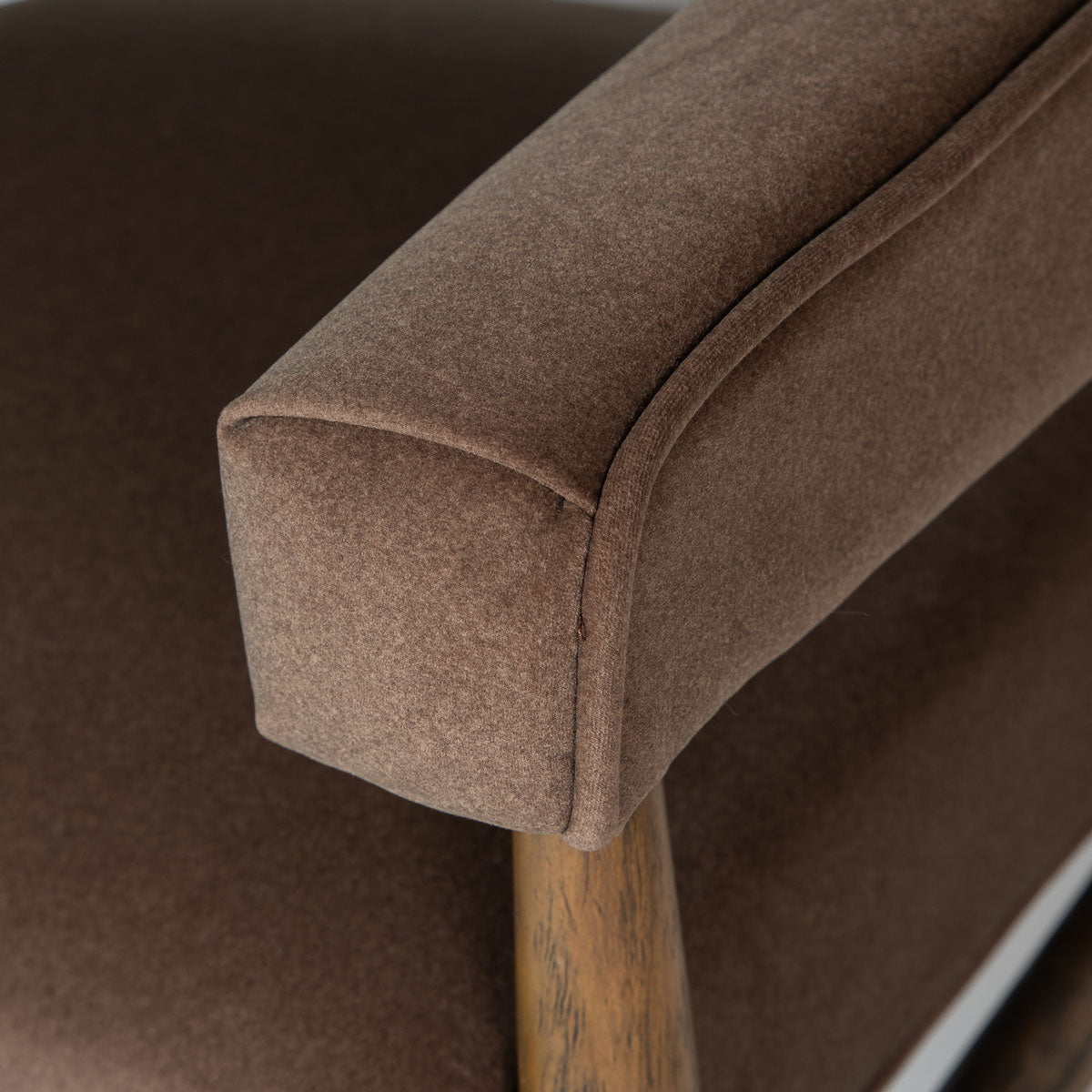Everest Chair - Dark Base - Velvet Coffee