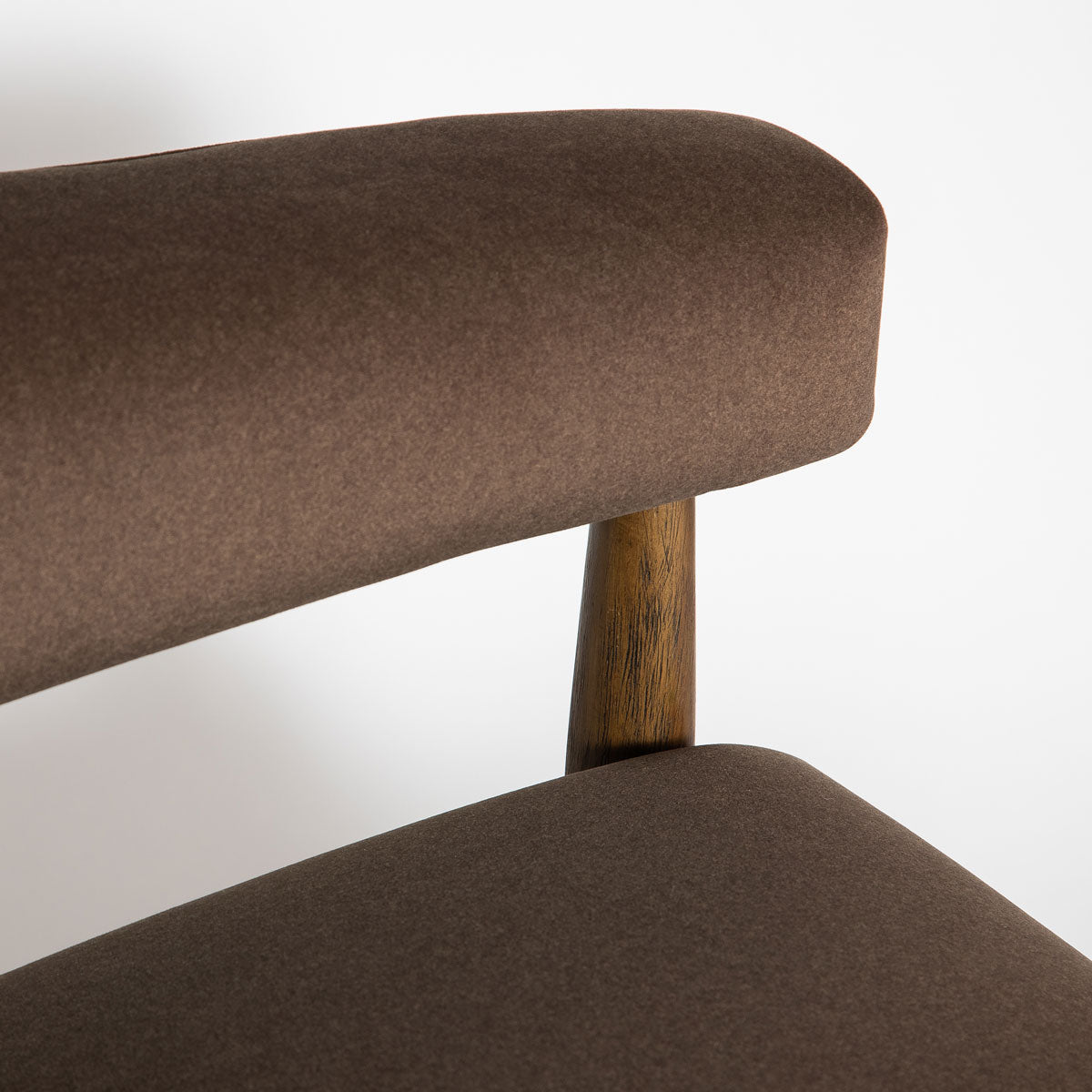 Everest Chair - Dark Base - Velvet Coffee