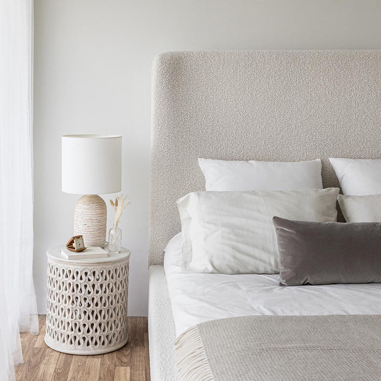 Faye King Bed - Off White