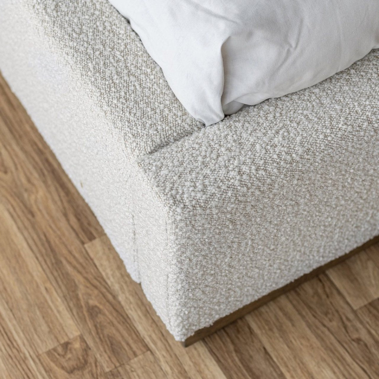Faye King Bed - Off White