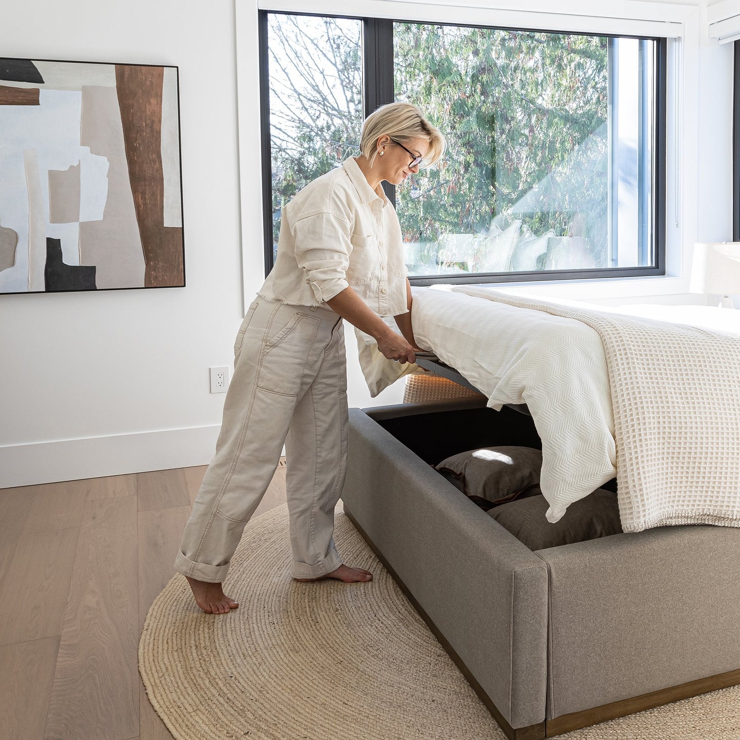 Faye King Storage Bed - Velvet Sandstorm