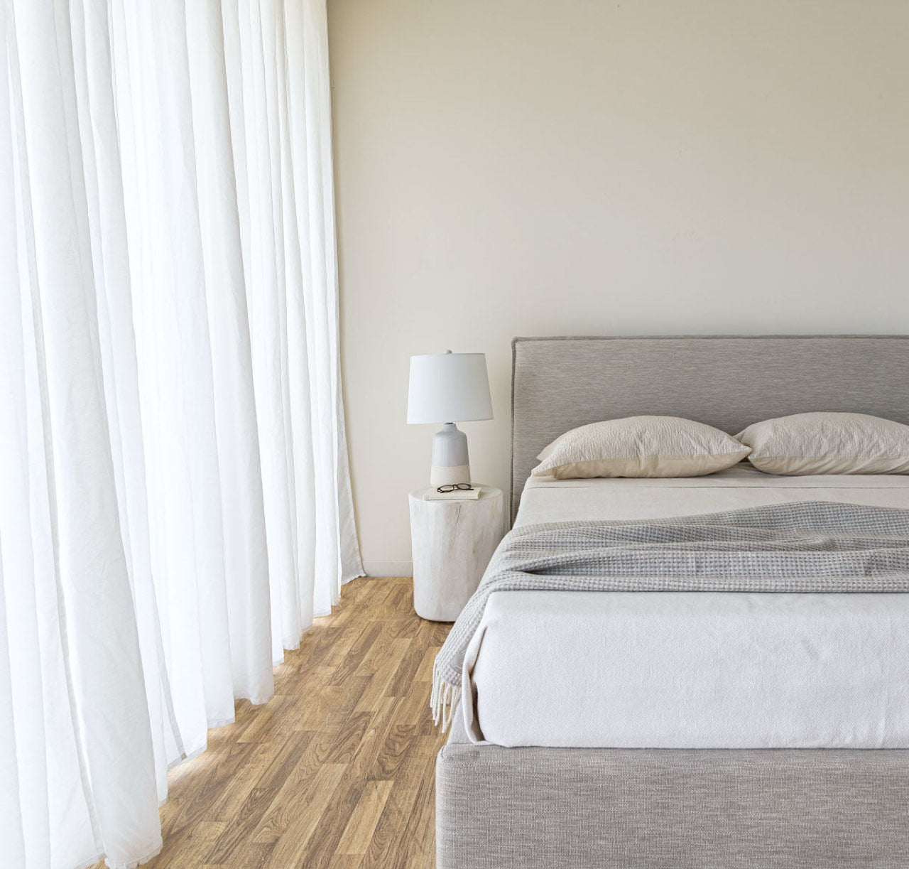 Julia King Storage Bed Short - Sand