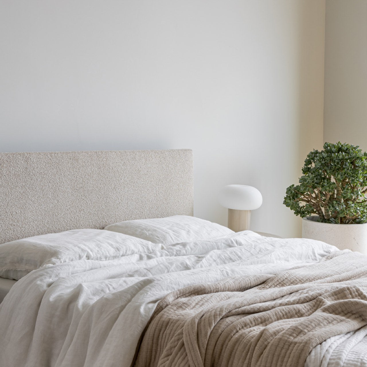 Luna Tool-free Queen Bed - Buff